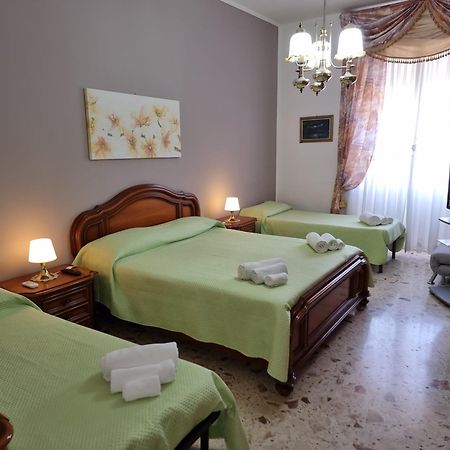 Residenza Margherita - Centralissima Салерно Екстериор снимка