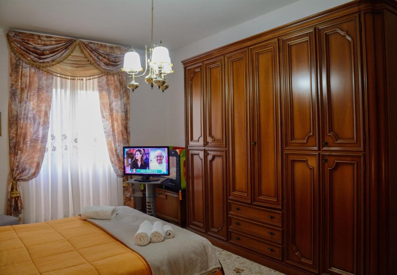Residenza Margherita - Centralissima Салерно Екстериор снимка