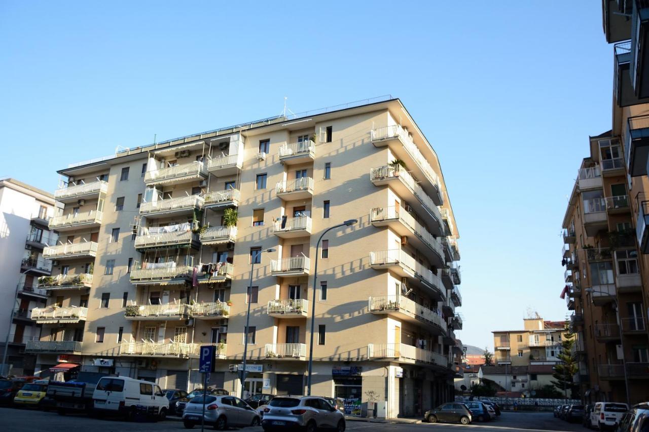 Residenza Margherita - Centralissima Салерно Екстериор снимка