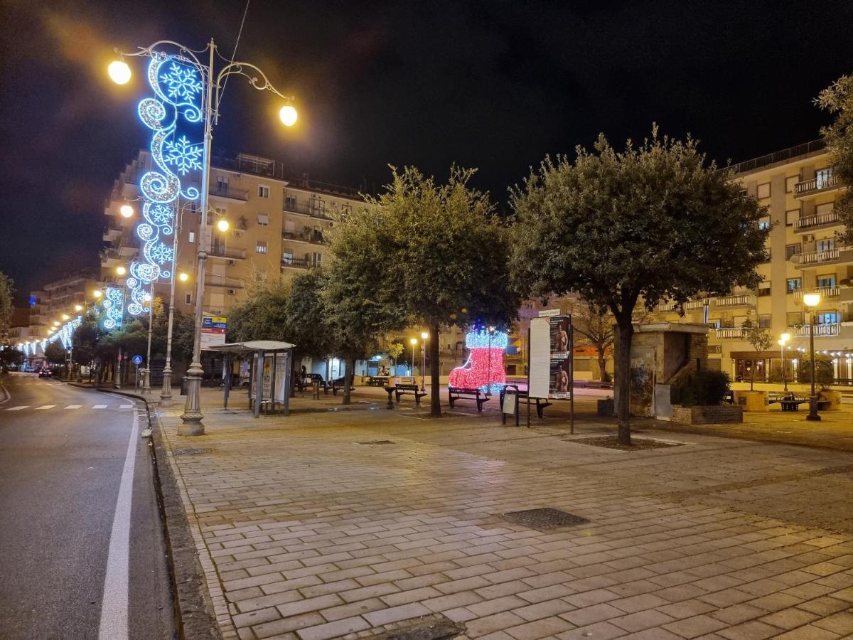Residenza Margherita - Centralissima Салерно Екстериор снимка