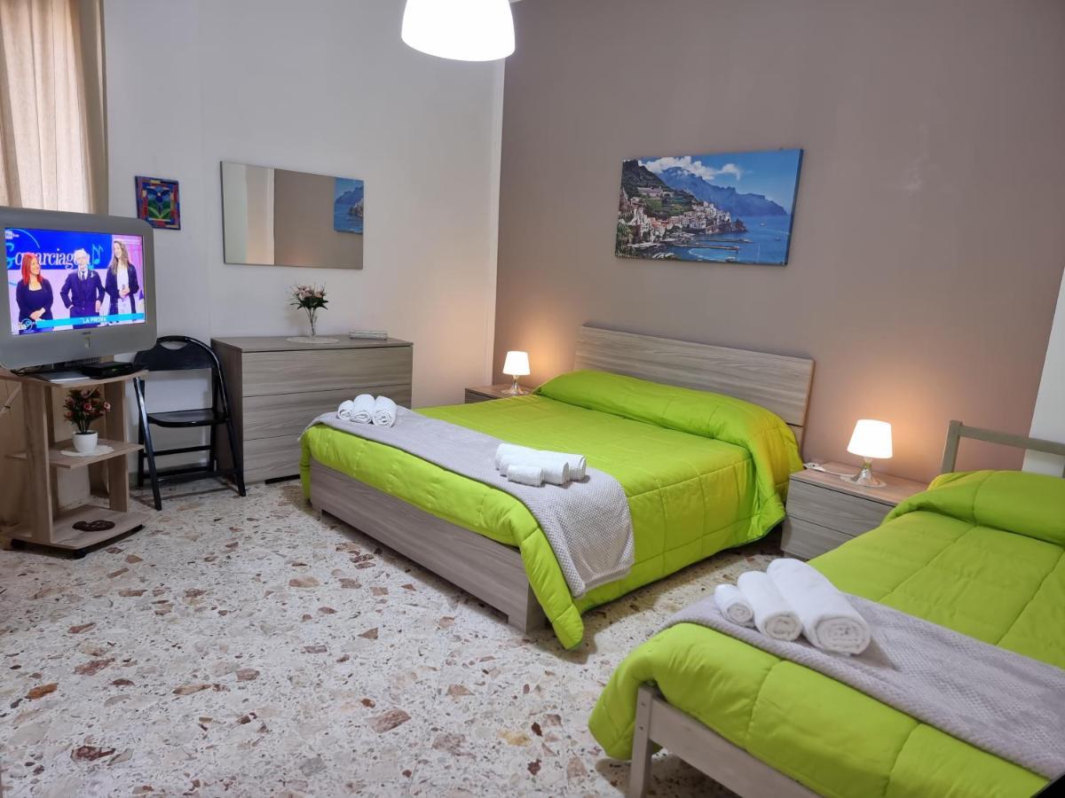 Residenza Margherita - Centralissima Салерно Екстериор снимка