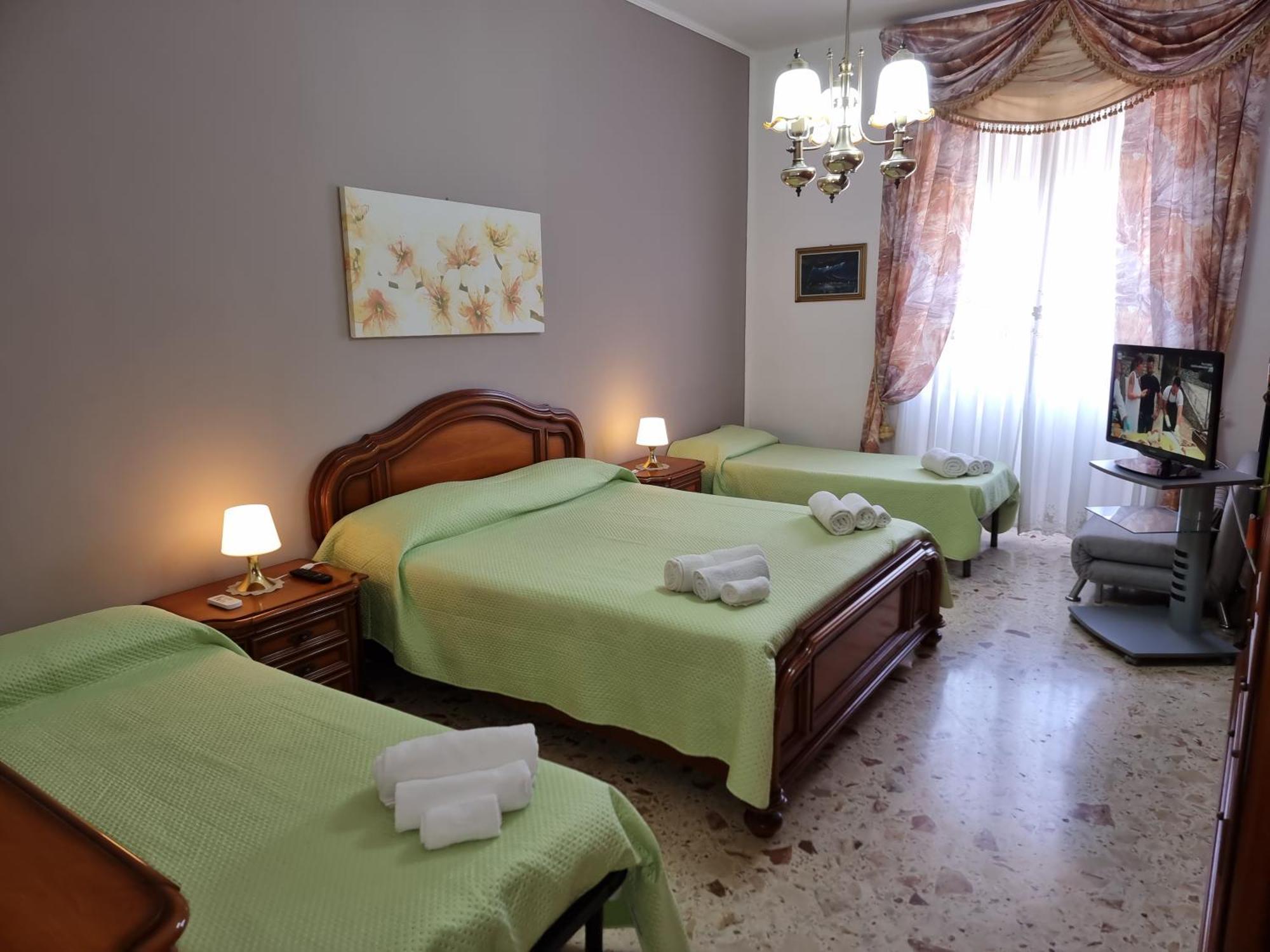 Residenza Margherita - Centralissima Салерно Екстериор снимка