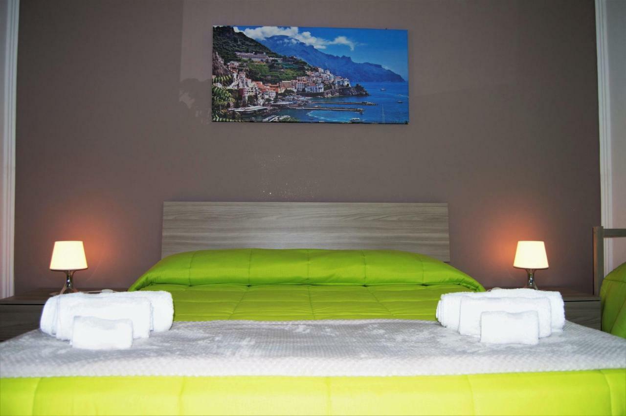 Residenza Margherita - Centralissima Салерно Екстериор снимка